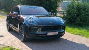 Aplikacja folii PPF na masce Porsche Macan