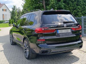 Detal lakieru BMW X7 po zabezpieczeniu ceramiką
